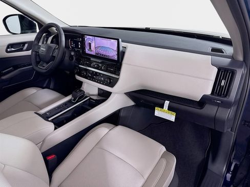 New 2026 Nissan Pathfinder SL image 29