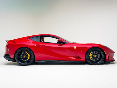 Used 2019 Ferrari 812 Superfast image 3