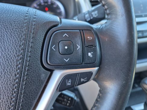 Used 2018 Toyota Highlander Limited AWD/4WD image 28