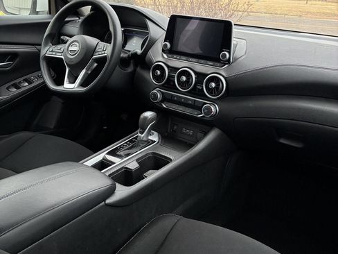 Used 2025 Nissan Sentra SV image 17