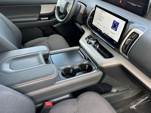 Certified 2025 Ford Expedition Max Active image 18