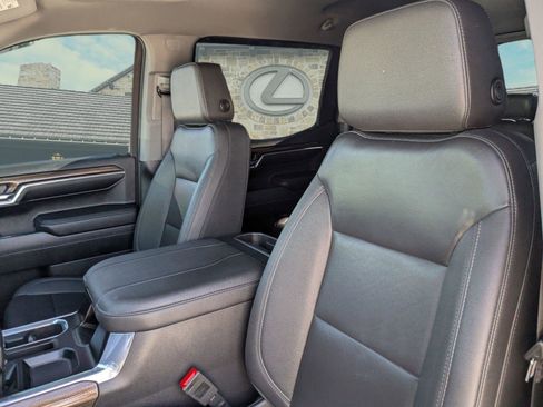 Used 2023 Chevrolet Silverado 1500 LT Trail Boss w/ Convenience Package II image 7