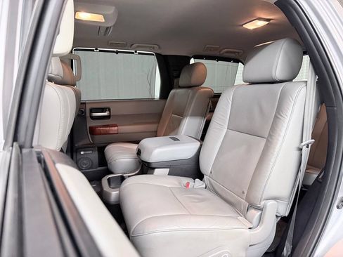Used 2018 Toyota Sequoia Platinum AWD/4WD image 35