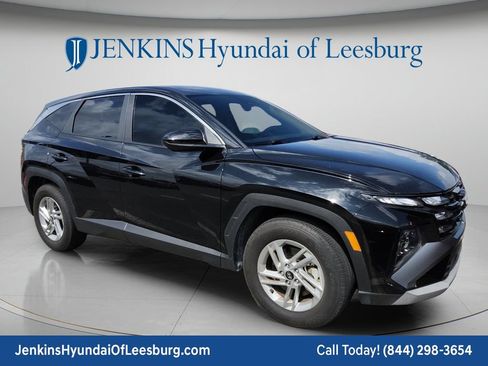 Certified 2025 Hyundai Tucson SE FWD image 6