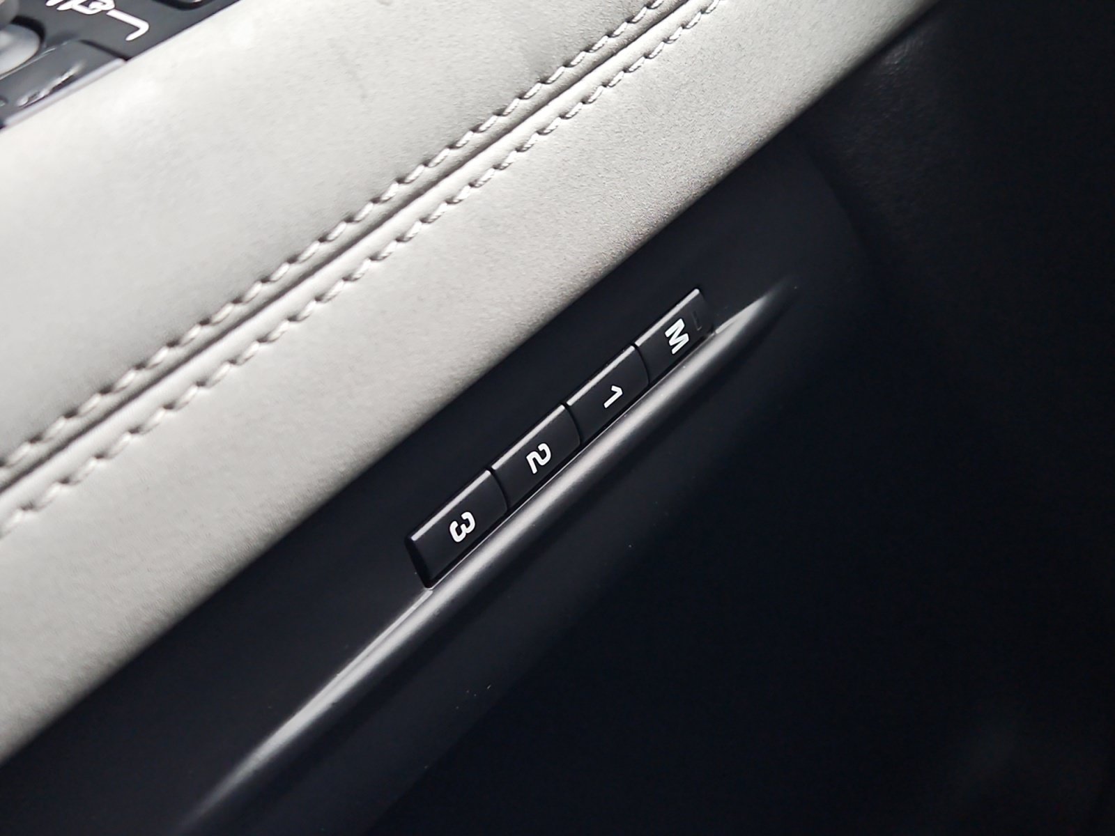 Used 2021 Land Rover Range Rover Evoque S AWD/4WD image 16