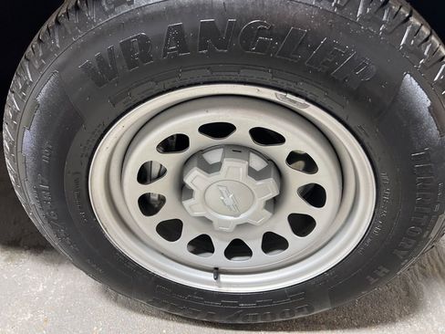 Used 2024 Chevrolet Colorado W/T image 40