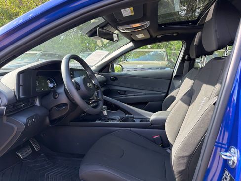 Used 2026 Hyundai Elantra SEL Sport Premium FWD image 5