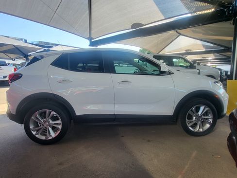 Used 2021 Buick Encore GX Preferred AWD/4WD image 3