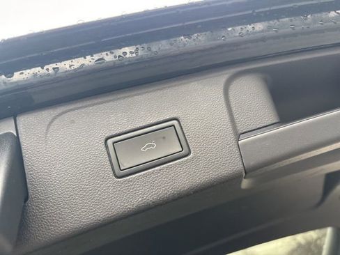 Used 2022 Volkswagen Atlas SEL image 17