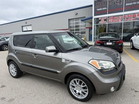 Used 2011 Kia Soul + w/ Audio Pkg FWD image 2