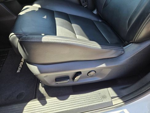 Used 2021 Nissan Rogue SL FWD image 19