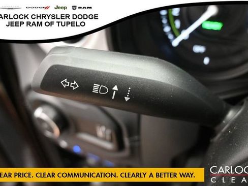 Used 2025 Jeep Wrangler Unlimited Sahara AWD/4WD image 18