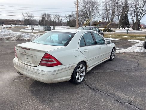 Used 2007 Mercedes-Benz C 230 Sedan image 5