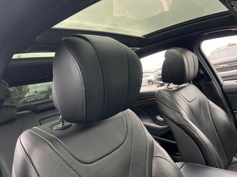 Used 2017 Mercedes-Benz S 550 Sedan image 39