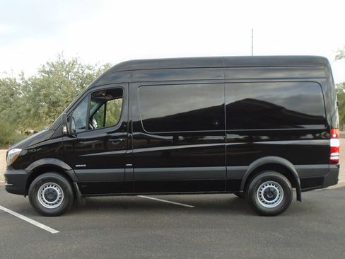 Used 2015 Mercedes-Benz Sprinter 2500 image 2
