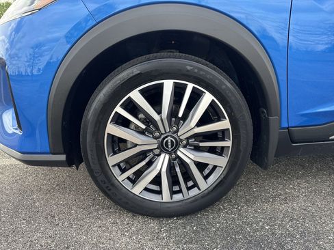 Certified 2023 Nissan Kicks SR w/ SR Premium Package FWD image 9