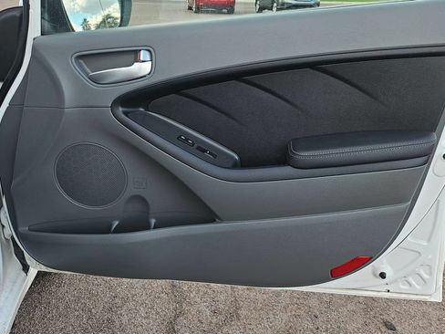 Used 2017 Kia Forte LX w/ LX Popular Package FWD image 18