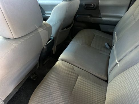 Used 2022 Toyota Tacoma SR image 11
