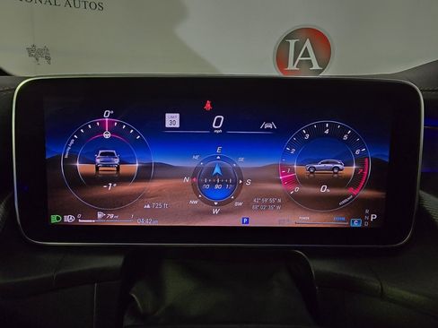 Used 2025 Mercedes-Benz GLC 300 4MATIC image 23