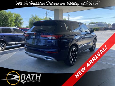 Used 2024 Mitsubishi Outlander SE AWD/4WD image 9