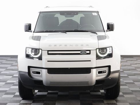 Used 2023 Land Rover Defender 110 SE image 22