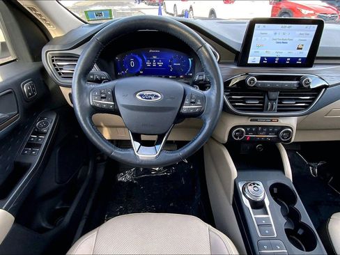 Used 2020 Ford Escape Titanium image 5