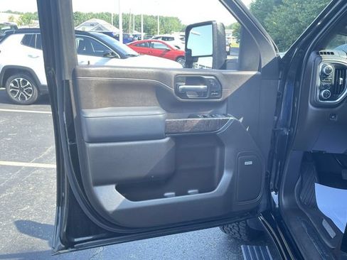 Certified 2022 GMC Sierra 2500 Denali w/ Denali Ultimate Package AWD/4WD image 23