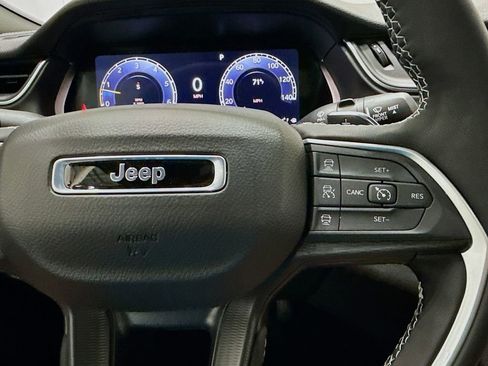 New 2025 Jeep Grand Cherokee Altitude image 32
