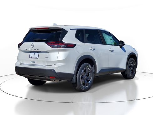 New 2026 Nissan Rogue SV image 4