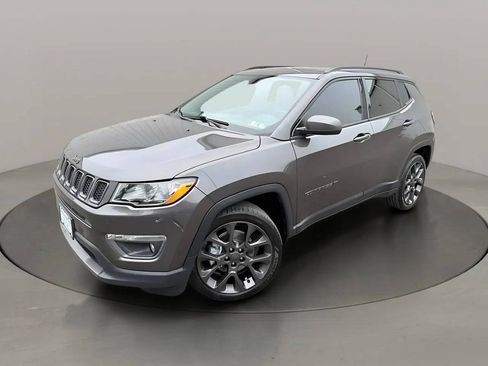 Used 2021 Jeep Compass Latitude w/ Sun and Sound Group FWD image 2