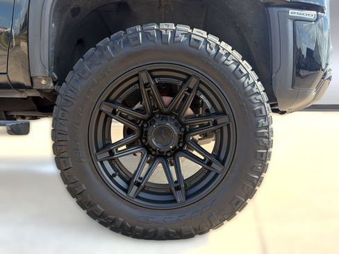 Used 2024 GMC Sierra 2500 Denali Ultimate AWD/4WD image 12