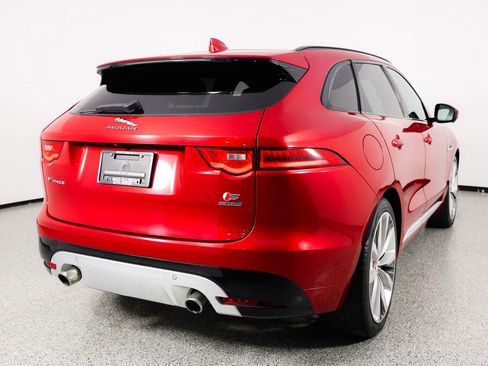Used 2017 Jaguar F-PACE S image 10