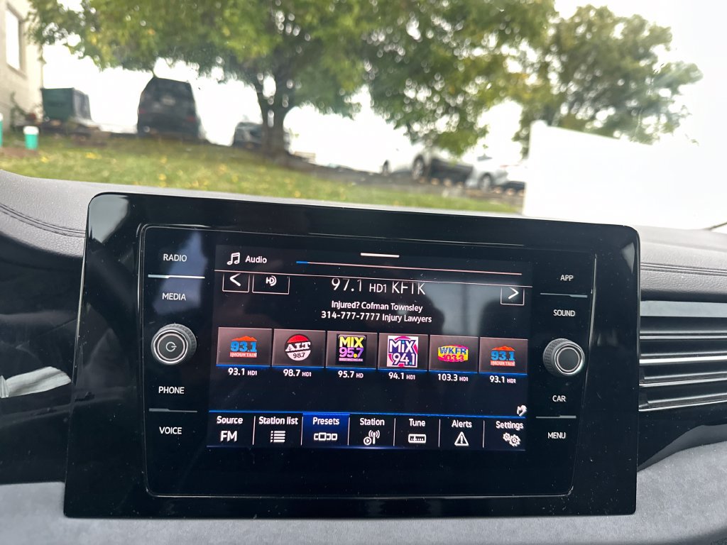 Used 2025 Volkswagen Jetta SE FWD image 15