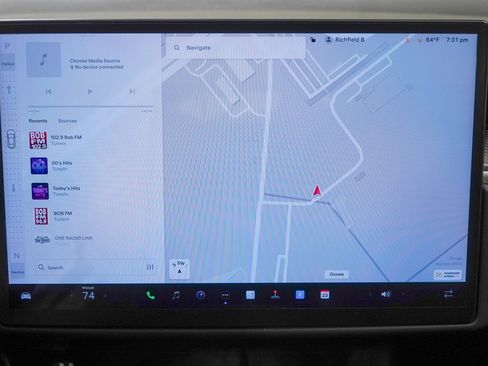 Used 2021 Tesla Model S Plaid image 28