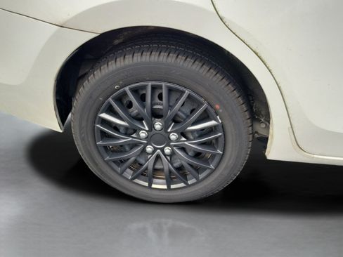 Used 2018 Toyota Corolla LE FWD image 20