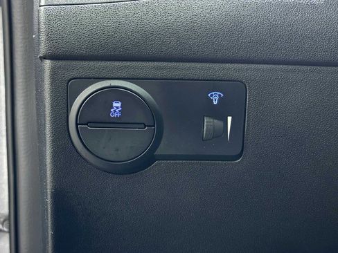 Used 2015 Hyundai Genesis 3.8 image 35