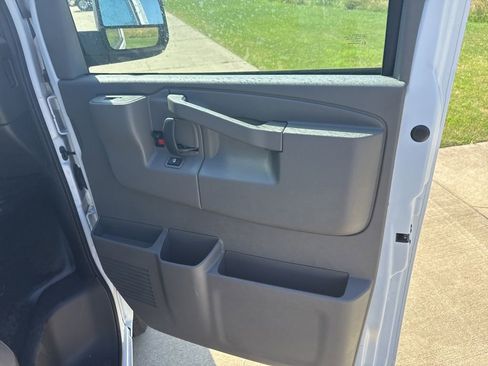 New 2025 Chevrolet Express 2500 Work Van w/ Driver Convenience Package image 25