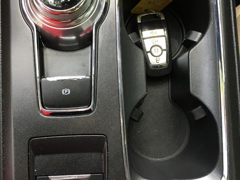 Used 2019 Ford Fusion SE image 29