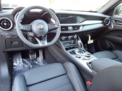 New 2025 Alfa Romeo Stelvio Sprint AWD/4WD image 14