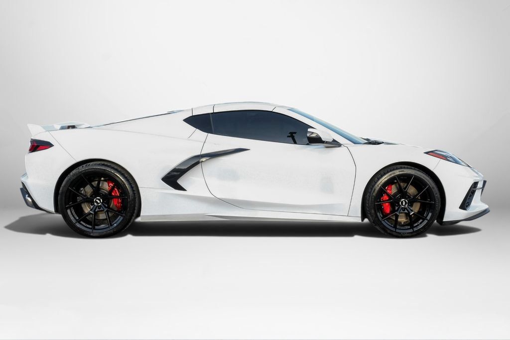 Used 2020 Chevrolet Corvette Stingray Preferred Cpe w/ 2LT Preferred Equipment Group RWD image 5
