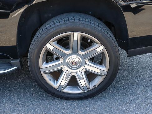 Used 2015 Cadillac Escalade Luxury AWD/4WD image 7