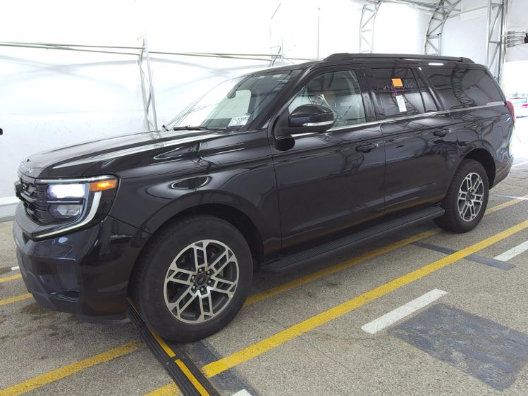 Used 2025 Ford Expedition Max Active AWD/4WD image 3
