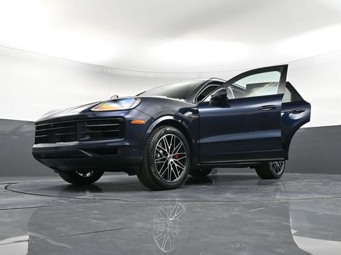New 2026 Porsche Cayenne S image 39