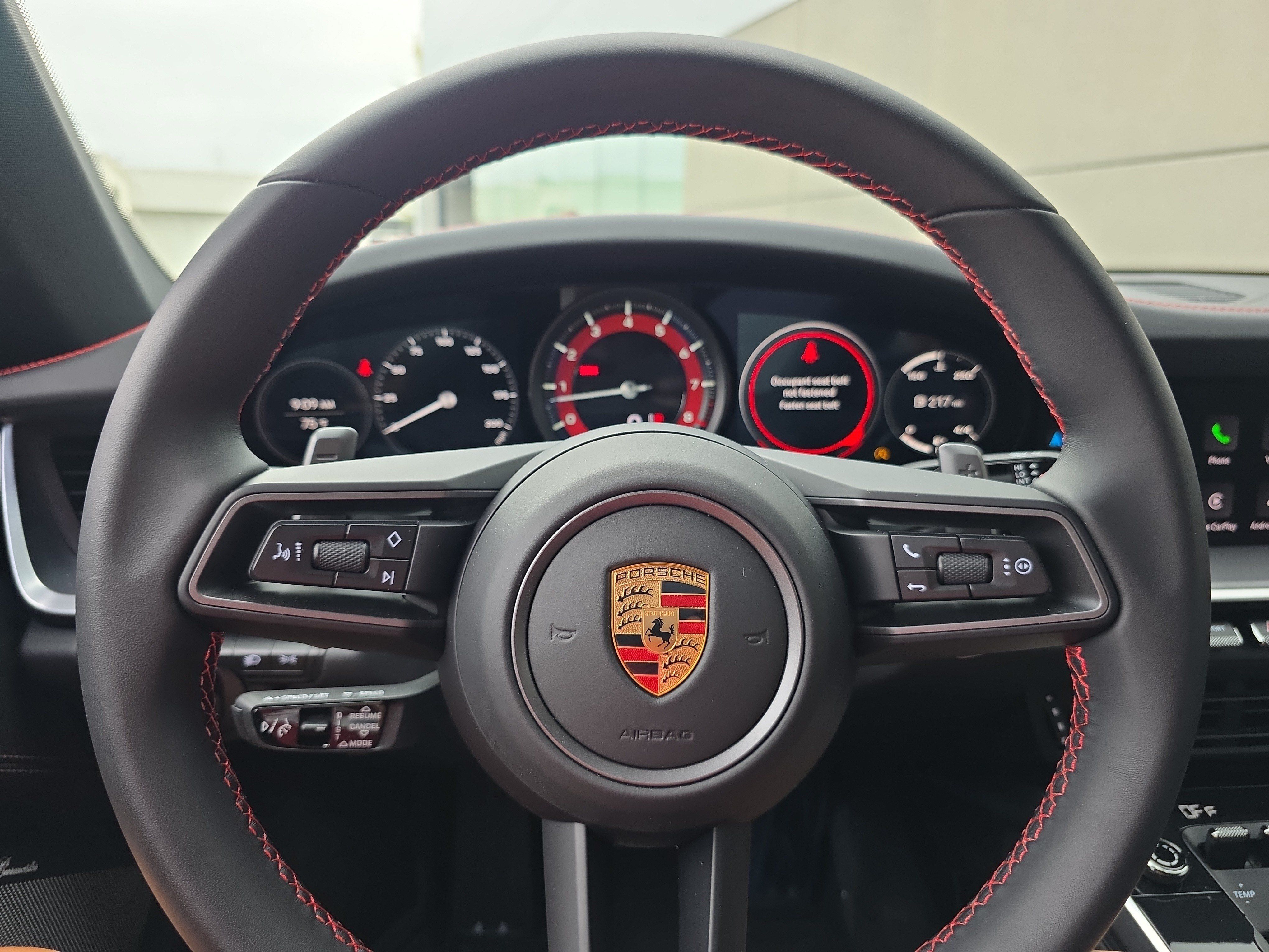 Used 2024 Porsche 911 Carrera RWD image 20