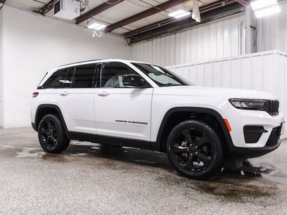 Used 2023 Jeep Grand Cherokee Altitude