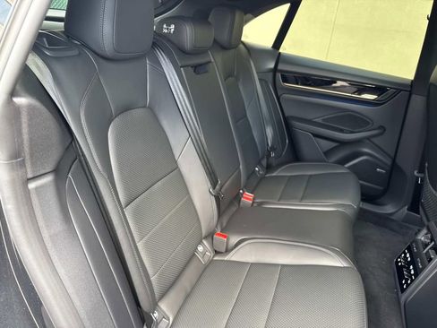 New 2024 Porsche Macan 4 Electric image 14