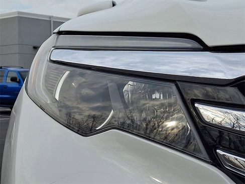 Used 2017 Honda Pilot Touring image 9