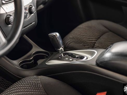 Used 2015 Dodge Journey SXT w/ Flexible Seating Group image 32