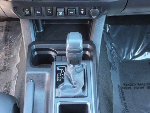 Used 2023 Toyota Tacoma TRD Sport w/ TRD Premium Sport Package AWD/4WD image 30