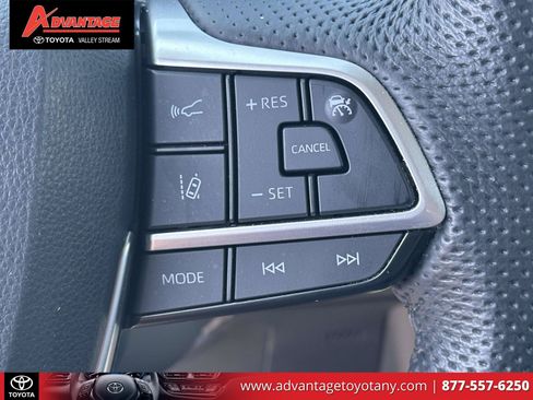 Used 2023 Toyota Sienna Limited AWD/4WD image 26